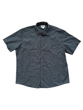 Amazon Essentials Navy Short-Sleeve Button-Down with White Dot Print